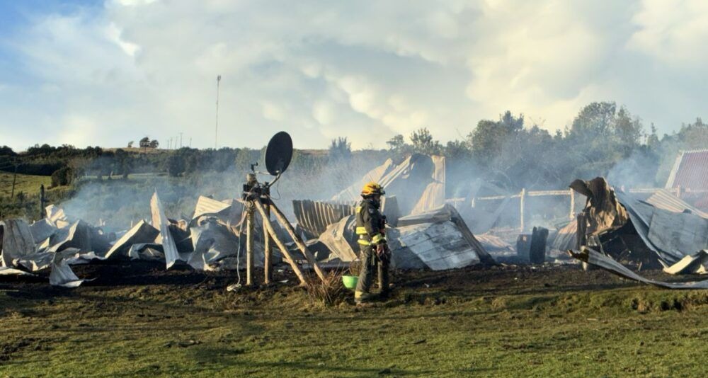 Incendio fatal eleva a 8 las víctimas por siniestros este año en Chiloé