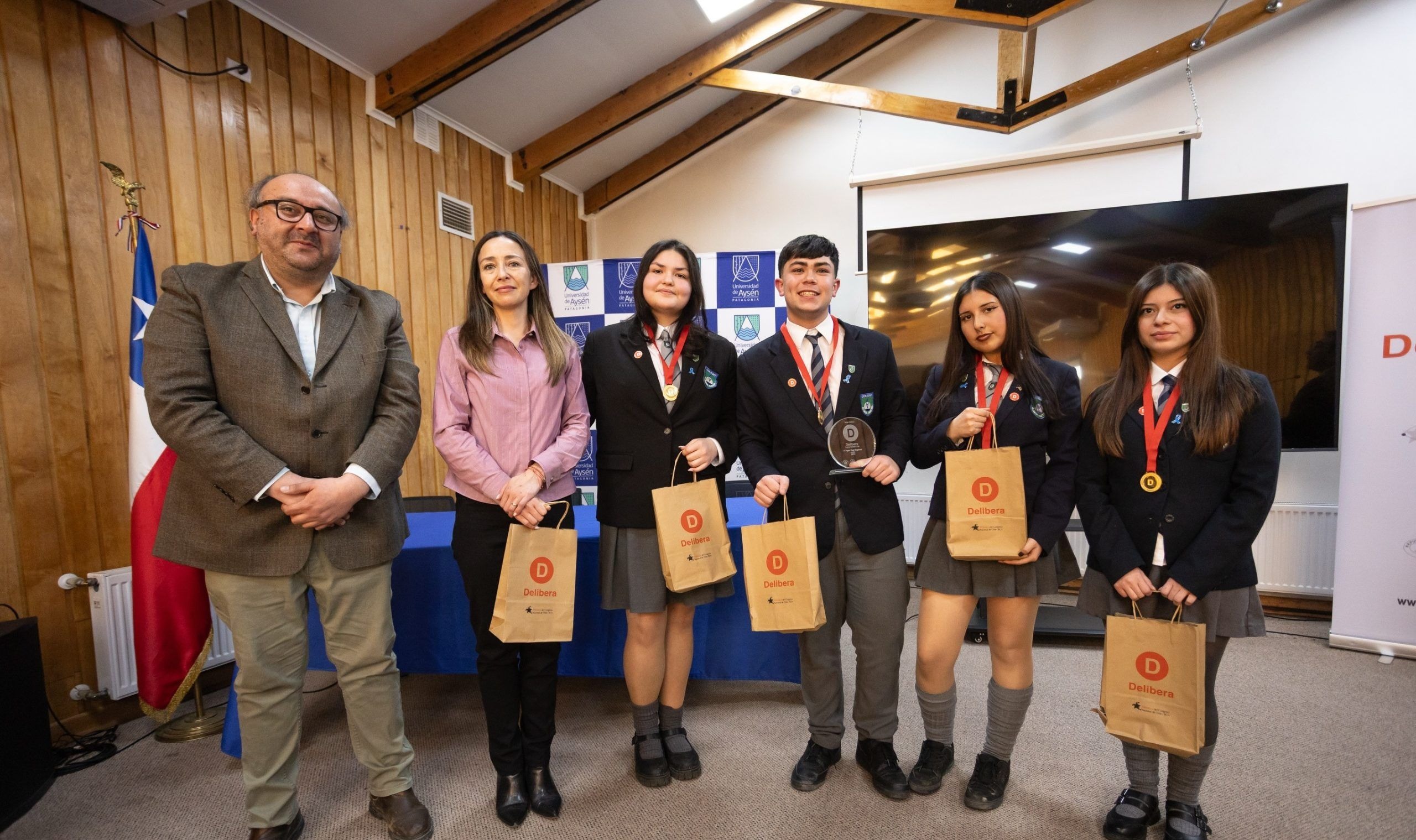 Colegio Alianza Austral gana Torneo Delibera y representará a la región de Aysén en el Congreso Nacional